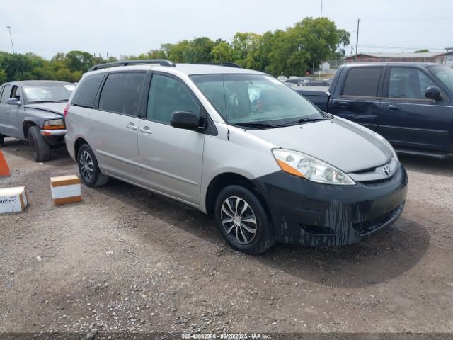  Salvage Toyota Sienna