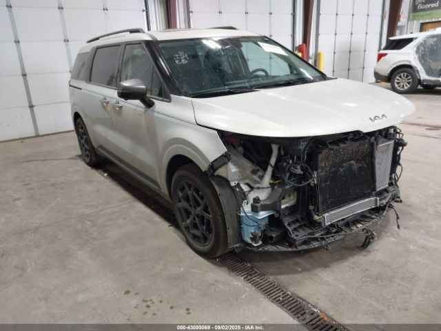  Salvage Kia Carnival