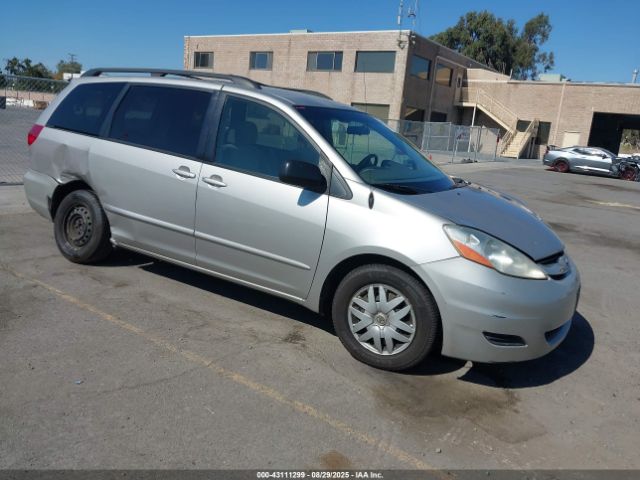  Salvage Toyota Sienna