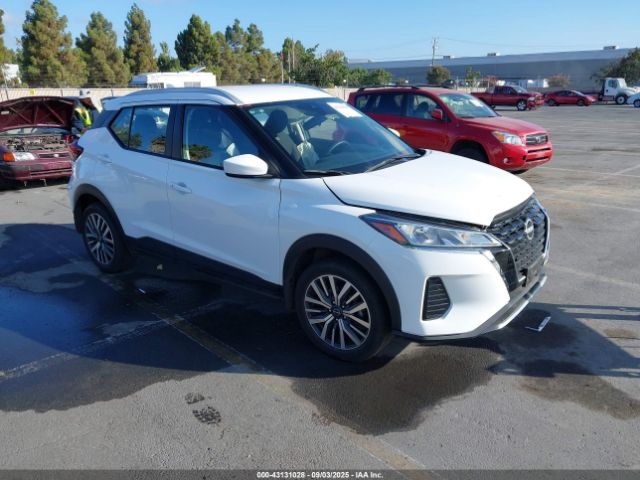  Salvage Nissan Kicks