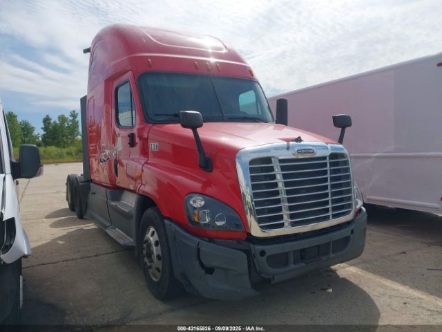  Salvage Freightliner Cascadia 125