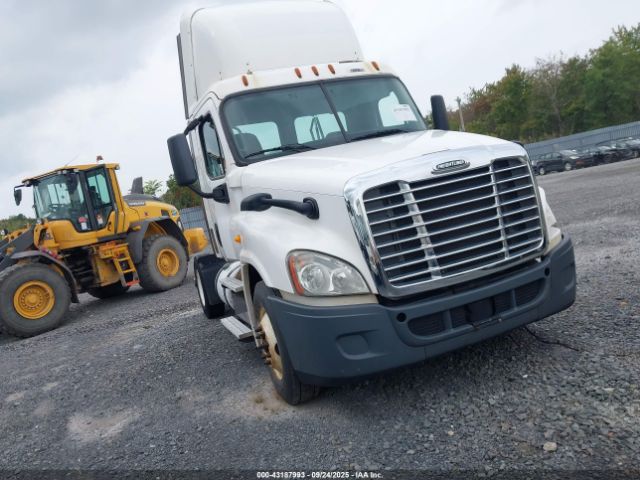  Salvage Freightliner Cascadia 125