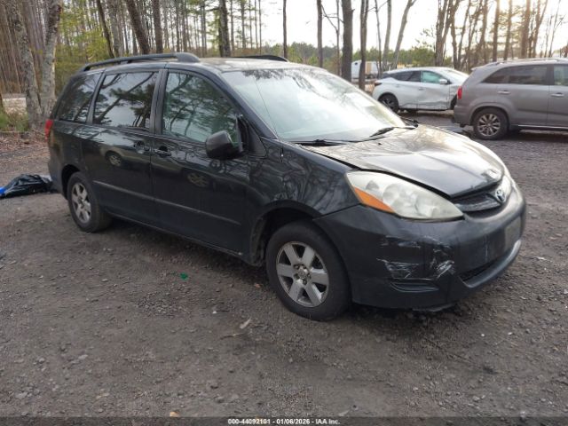  Salvage Toyota Sienna