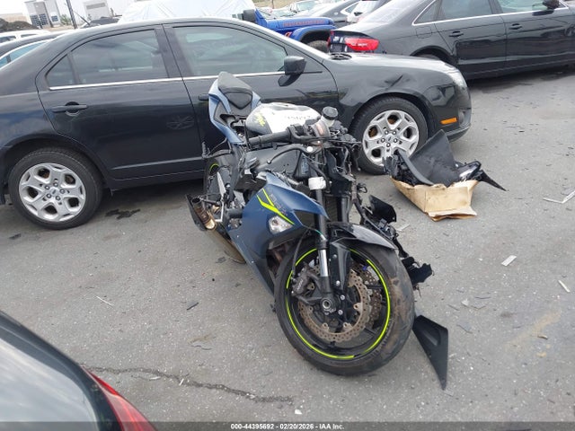 Salvage Kawasaki Zx-6r Motorcycles for Sale: Wrecked & Damaged