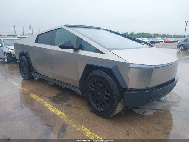 TESLA CYBERTRUCK