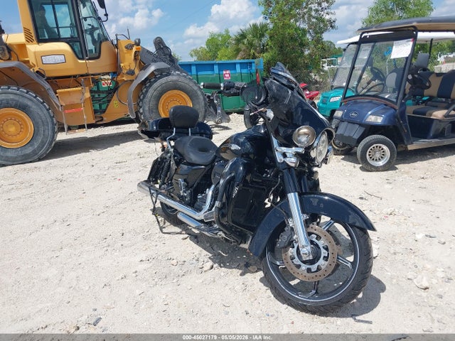 HARLEY-DAVIDSON FLHXSE