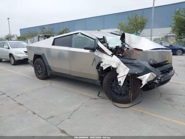 TESLA CYBERTRUCK