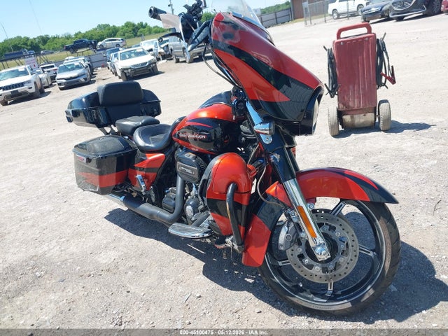 HARLEY-DAVIDSON FLHXSE