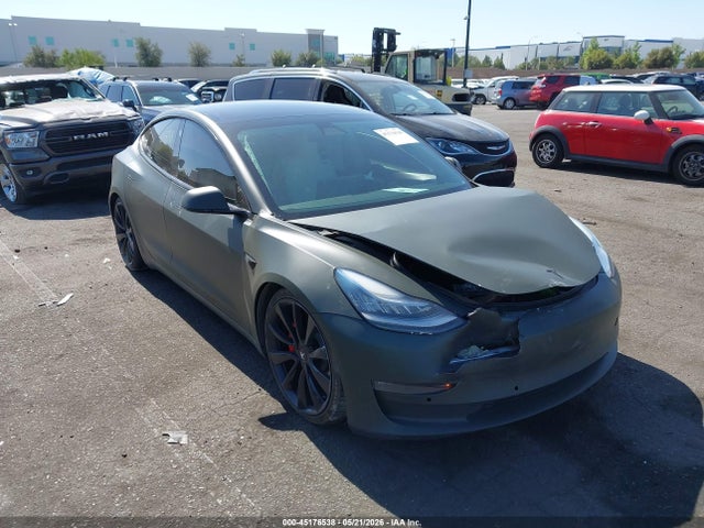 TESLA MODEL 3