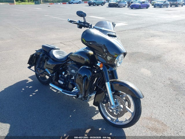 HARLEY-DAVIDSON FLHXSE
