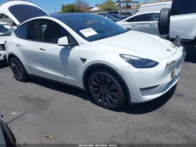 TESLA MODEL Y