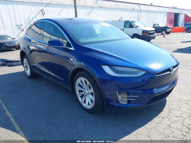 TESLA MODEL X