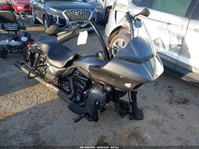 HARLEY-DAVIDSON FLTRK