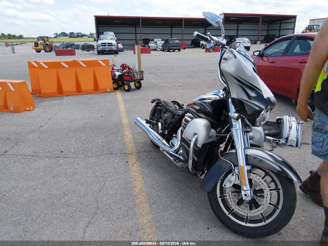 HARLEY-DAVIDSON FLHXSE