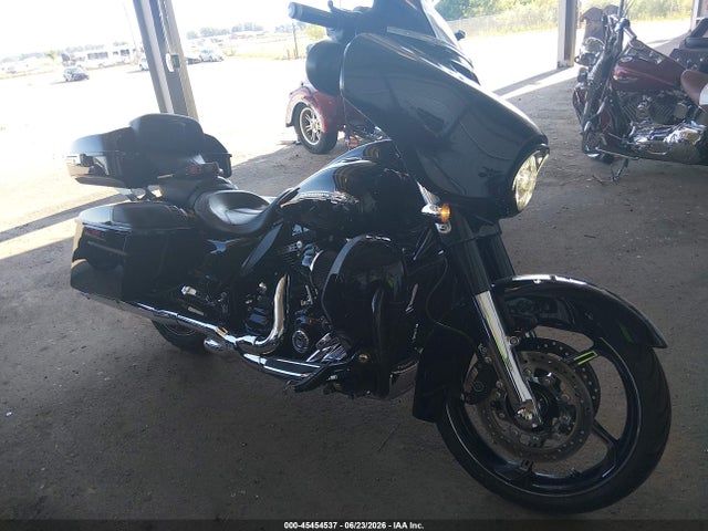 HARLEY-DAVIDSON FLHXSE