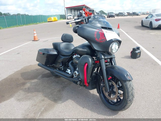 HARLEY-DAVIDSON FLHXS