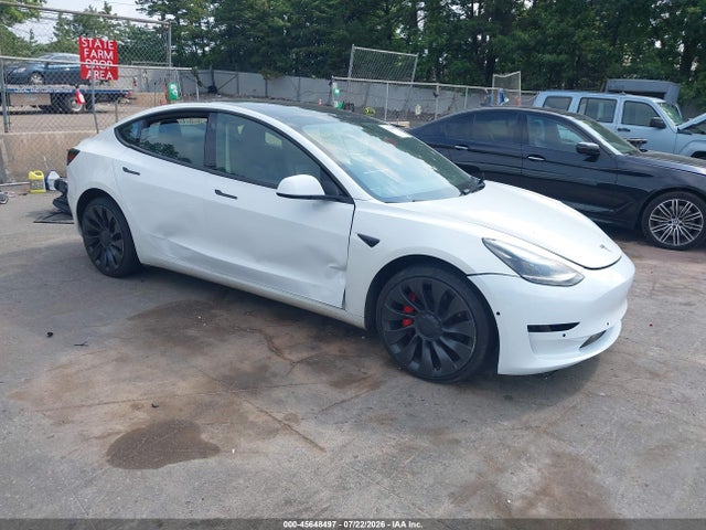 TESLA MODEL 3