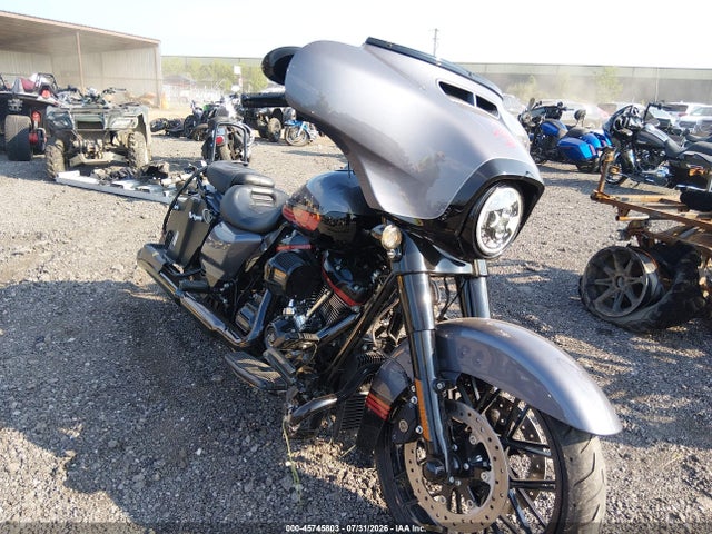 HARLEY-DAVIDSON FLHXSE