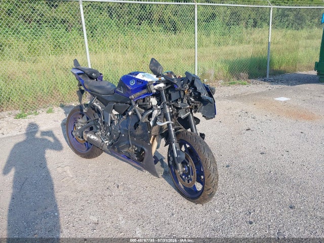 YAMAHA YZFR7