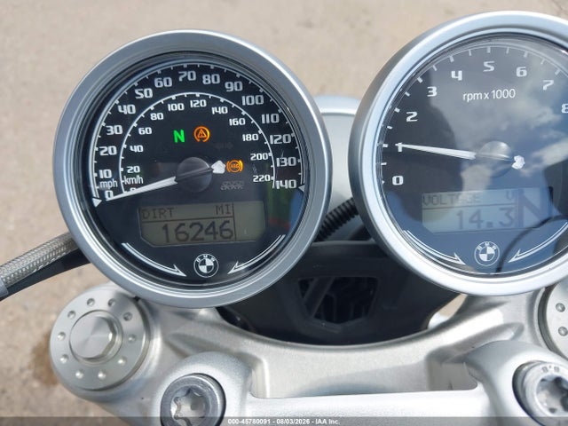 BMW R NINE T
