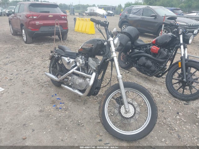 HARLEY-DAVIDSON XL883