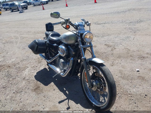 HARLEY-DAVIDSON XL883