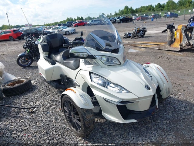 CAN-AM SPYDER ROADSTER