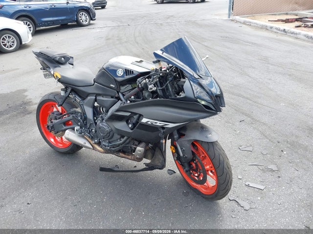 YAMAHA YZFR7