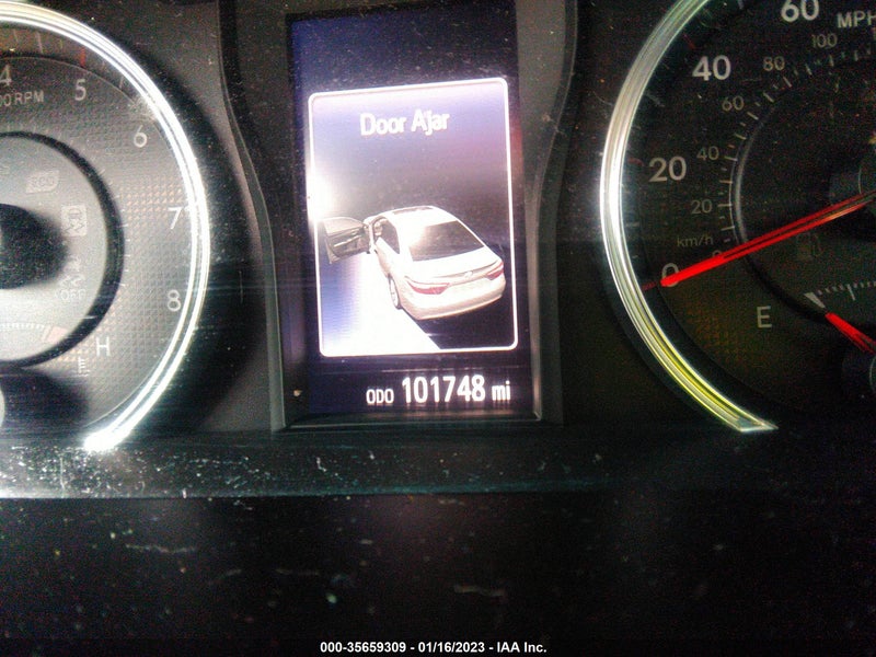 Toyota Camry 2016г.