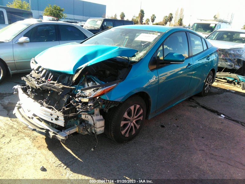 Toyota Prius Prime 2022г.