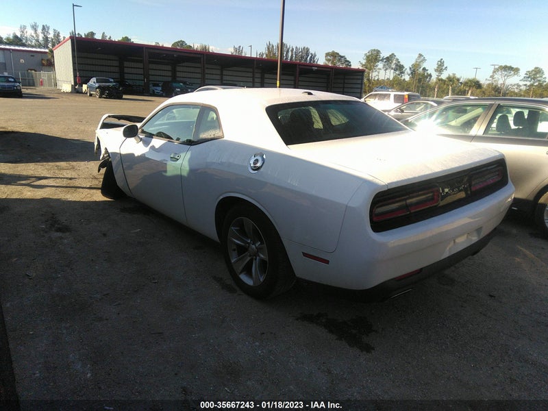 Dodge Challenger 2016г.