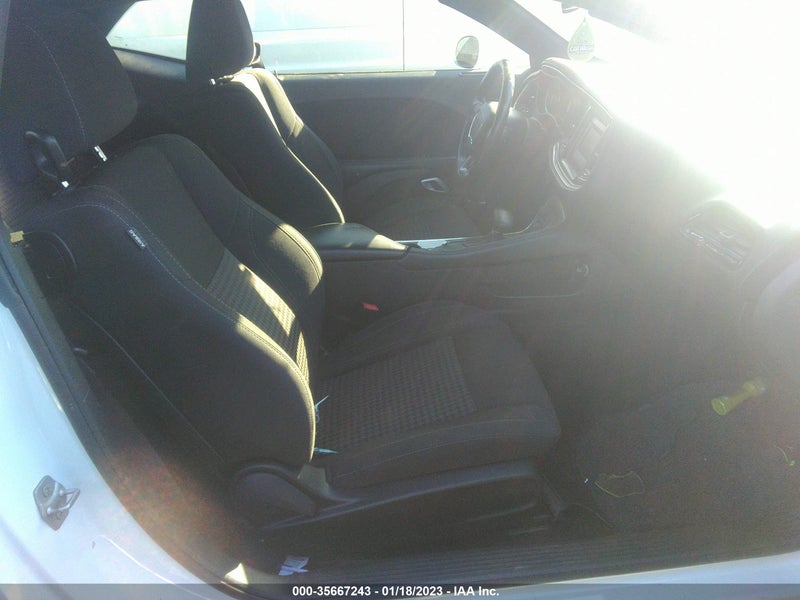 Dodge Challenger 2016г.