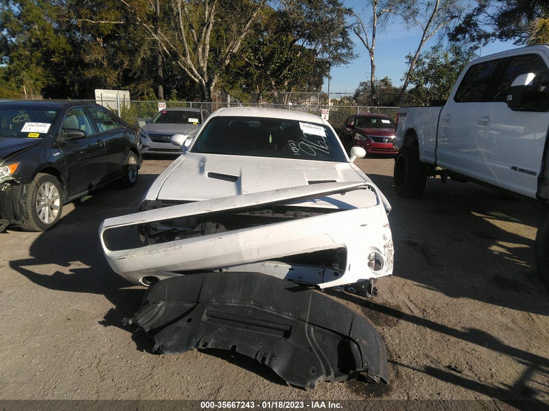 Dodge Challenger 2016г.