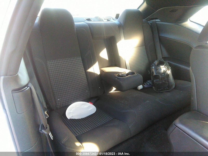 Dodge Challenger 2016г.