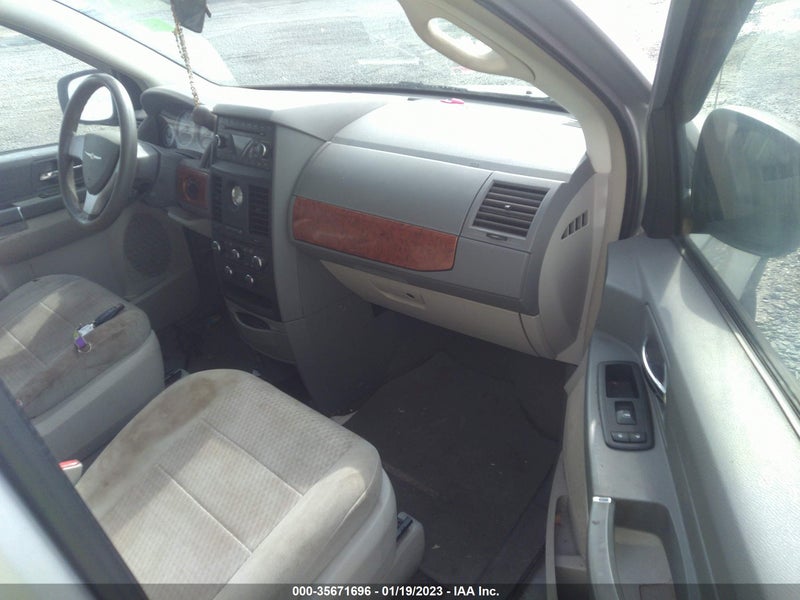 Chrysler Town & Country 2008г.