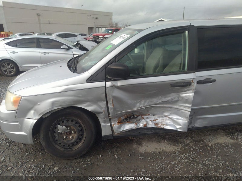 Chrysler Town & Country 2008г.