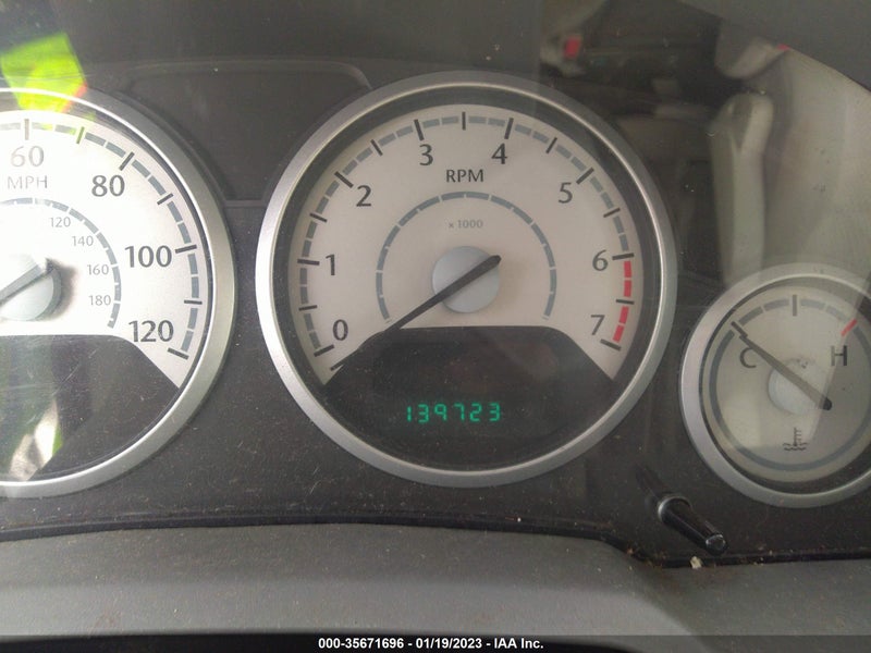 Chrysler Town & Country 2008г.