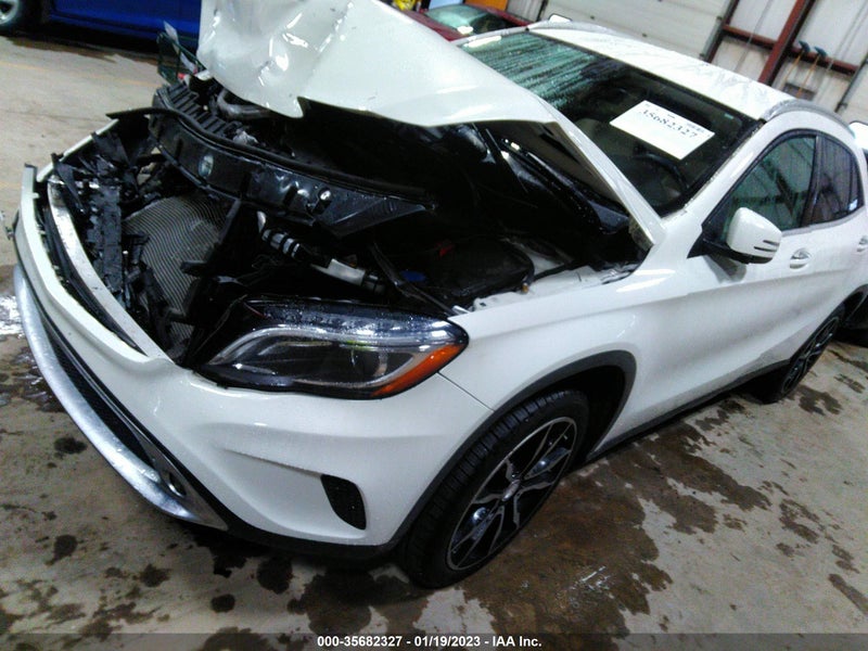Mercedes-Benz GLA-Class 2016г.