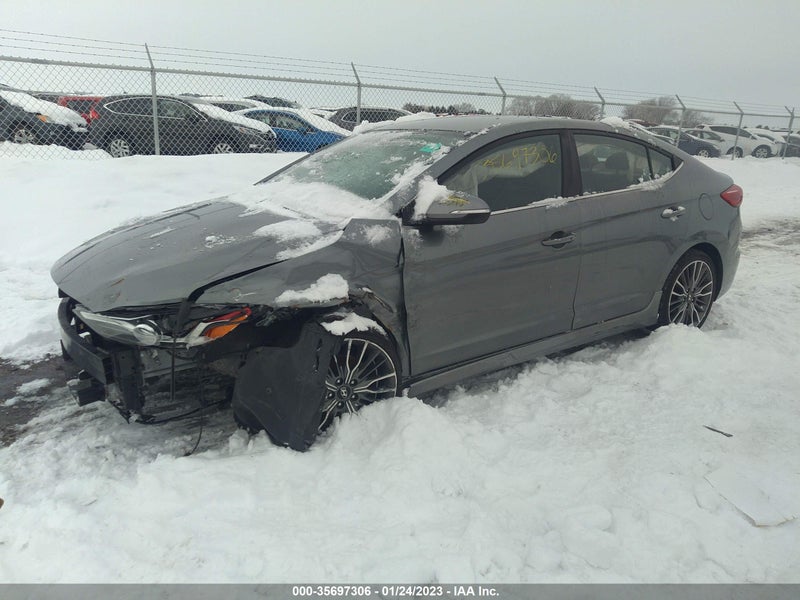 Hyundai Elantra 2017г.