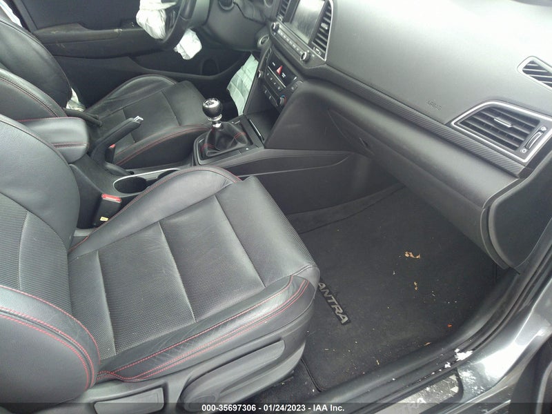 Hyundai Elantra 2017г.