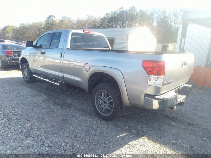 Toyota Tundra 2010г.