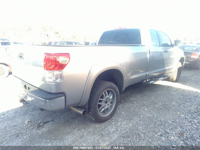 Toyota Tundra 2010г.