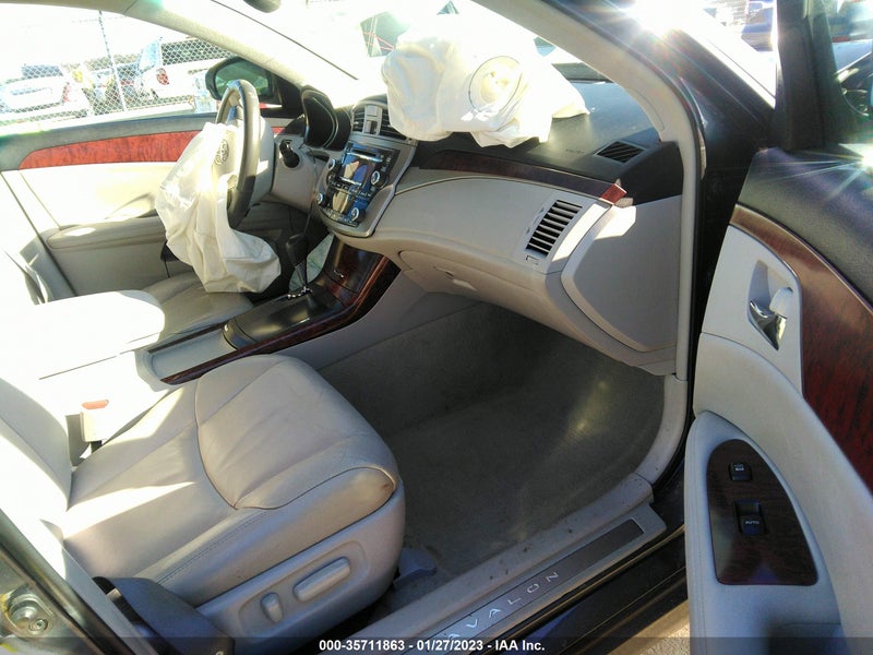 Toyota Avalon 2012г.