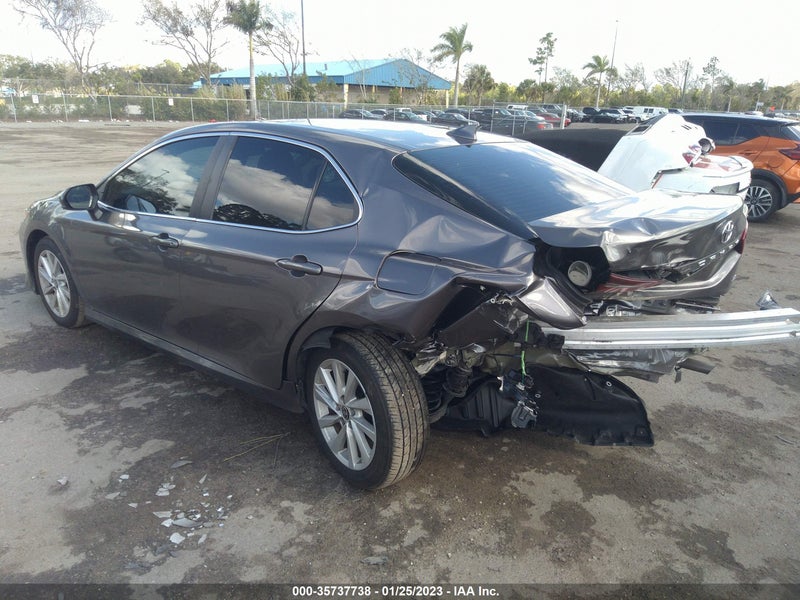 Toyota Camry 2022г.