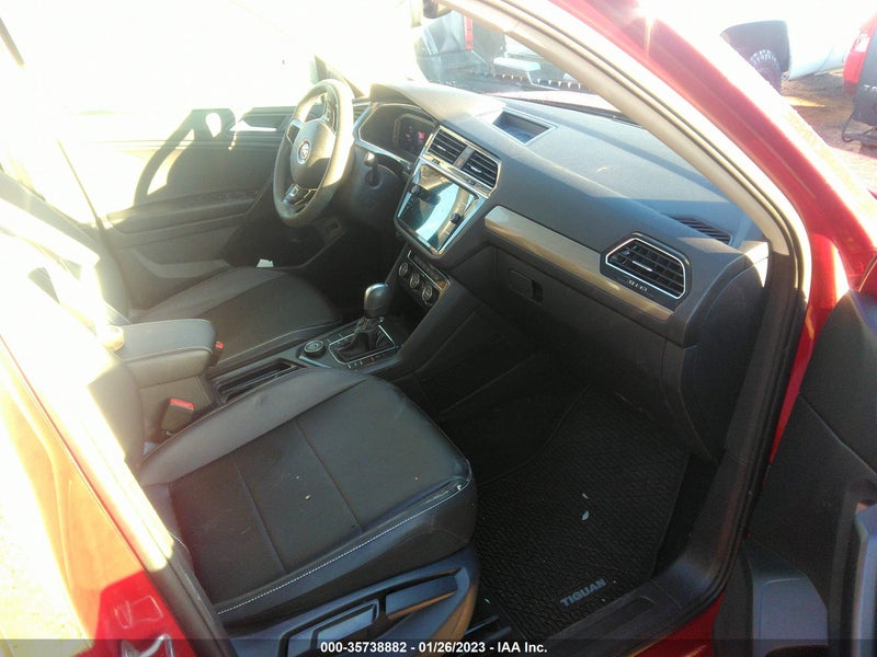 Volkswagen Tiguan 2021г.