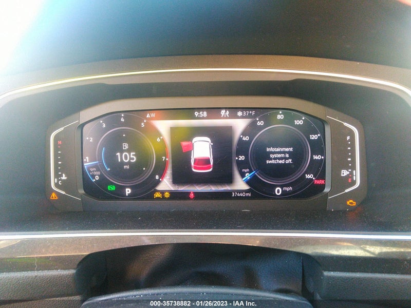Volkswagen Tiguan 2021г.