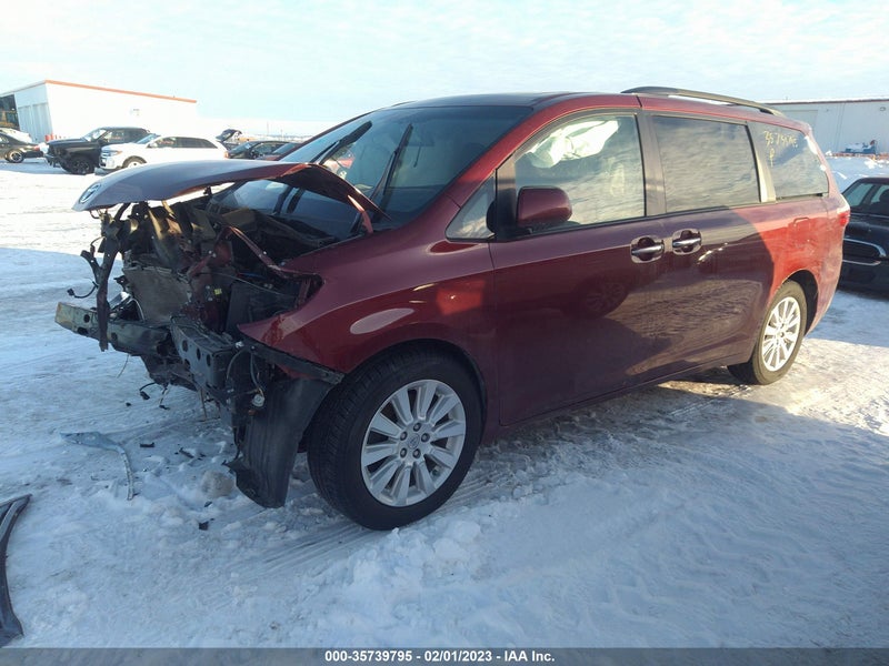 Toyota Sienna 2015г.