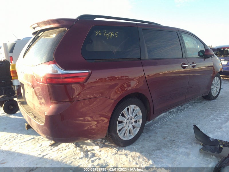 Toyota Sienna 2015г.