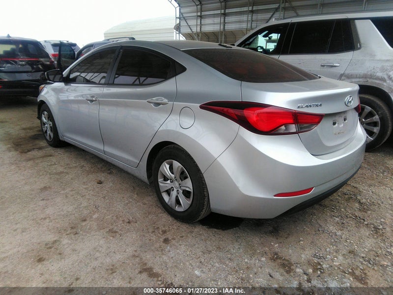 Hyundai Elantra 2016г.