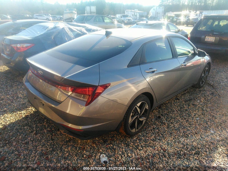 Hyundai Elantra 2023г.